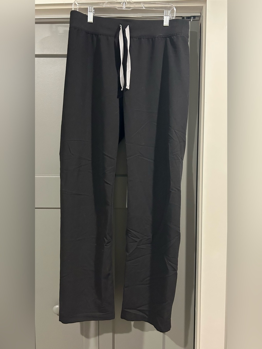 FIGS Pisca Straight leg black scrubs pants medium tall